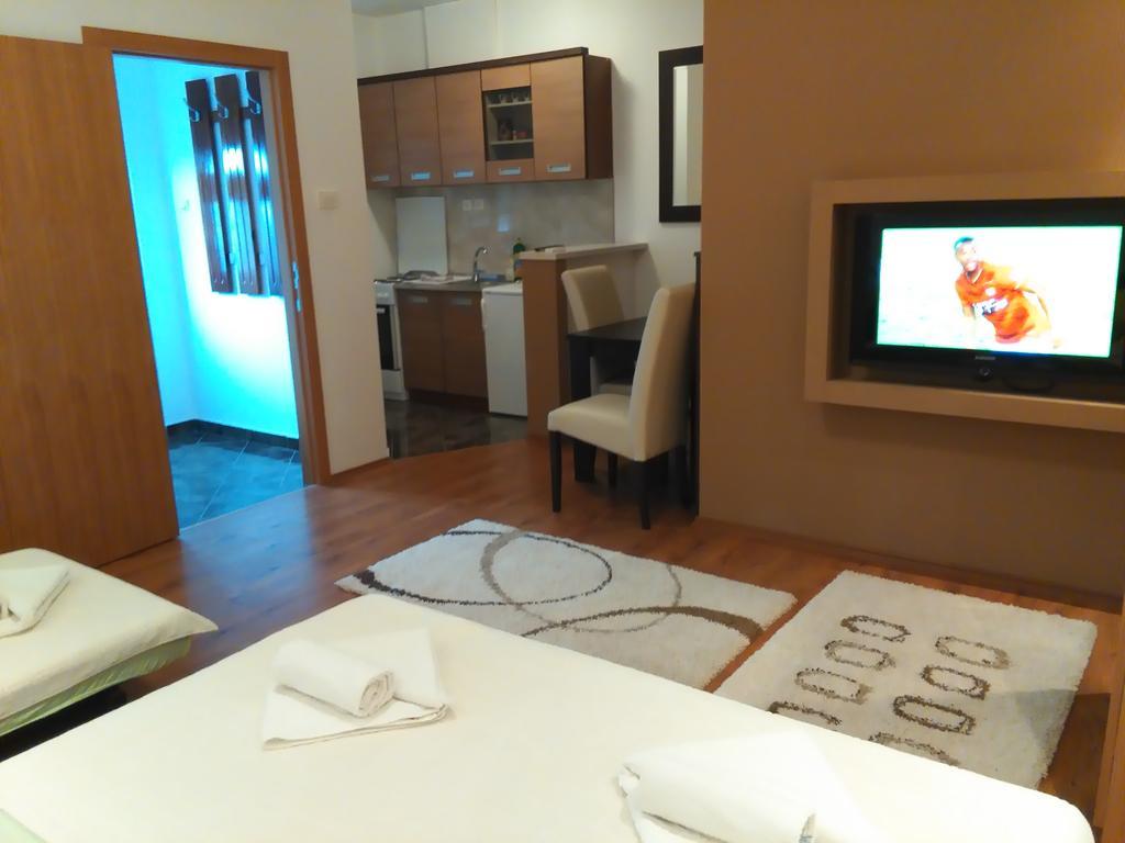 Apartments Leo Требинье Экстерьер фото