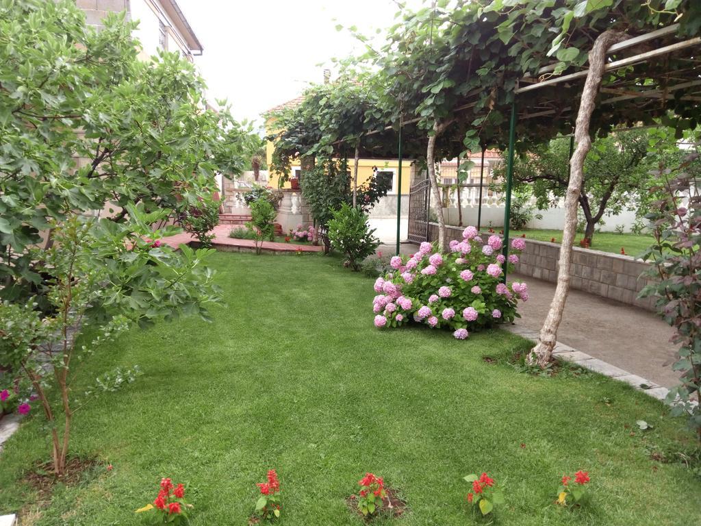 Apartments Leo Требинье Экстерьер фото